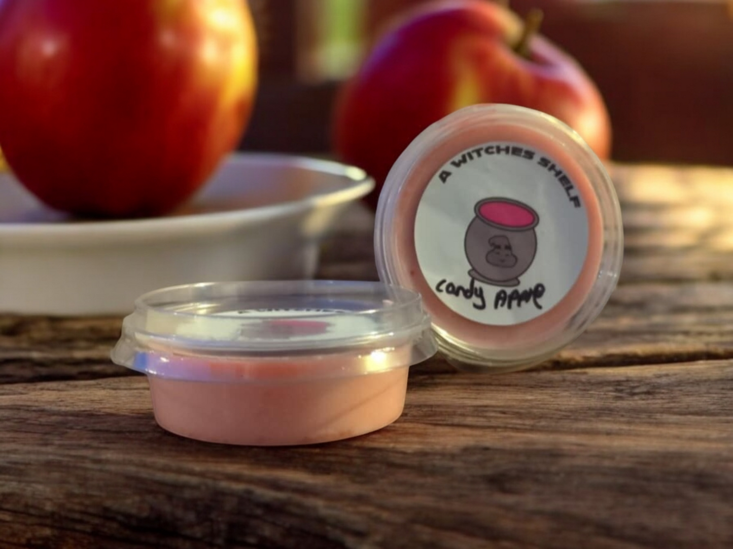 100 percent eco soy 2oz pot wax melt in the scent Candy Apple .