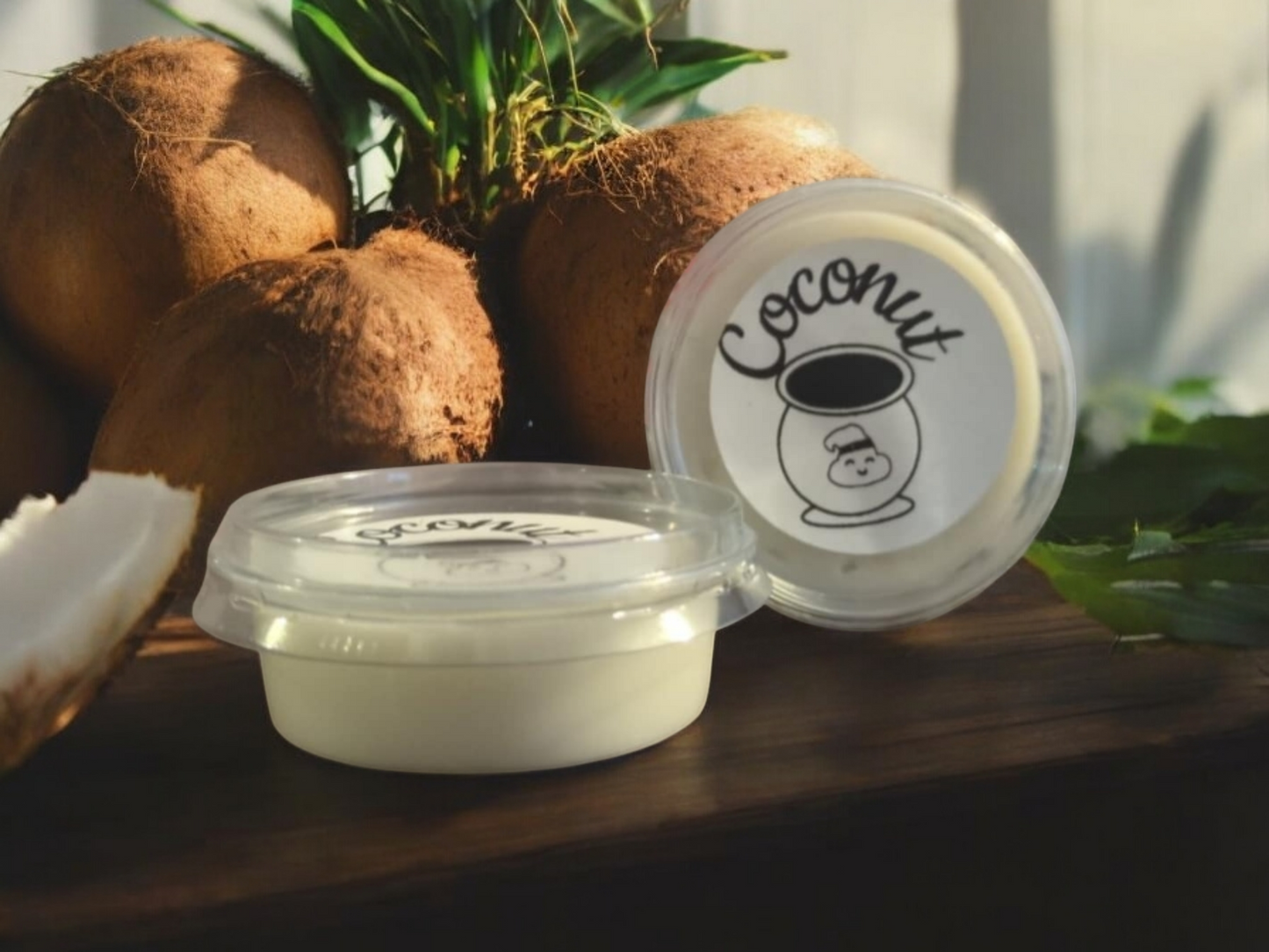 100 percent eco soy 2oz pot (100g) wax melt in the scent coconut.